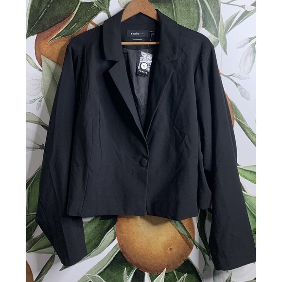 NEW Torrid Studio Size 5 US 5X Refined Crepe Cropped Blazer Black One Button - Picture 2 of 7